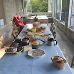 La Maison De Mon Pere Bed & Breakfast 3*